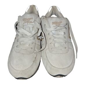 Vintage American Eagle size 8 suede tennis shoes white/cream color